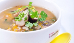 Cách làm canh khoai tây nấu nấm cực ngon cho bữa tối bên gia đình